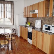 Апартаменты (2 комнаты + кухня-столовая) до 3 гостей